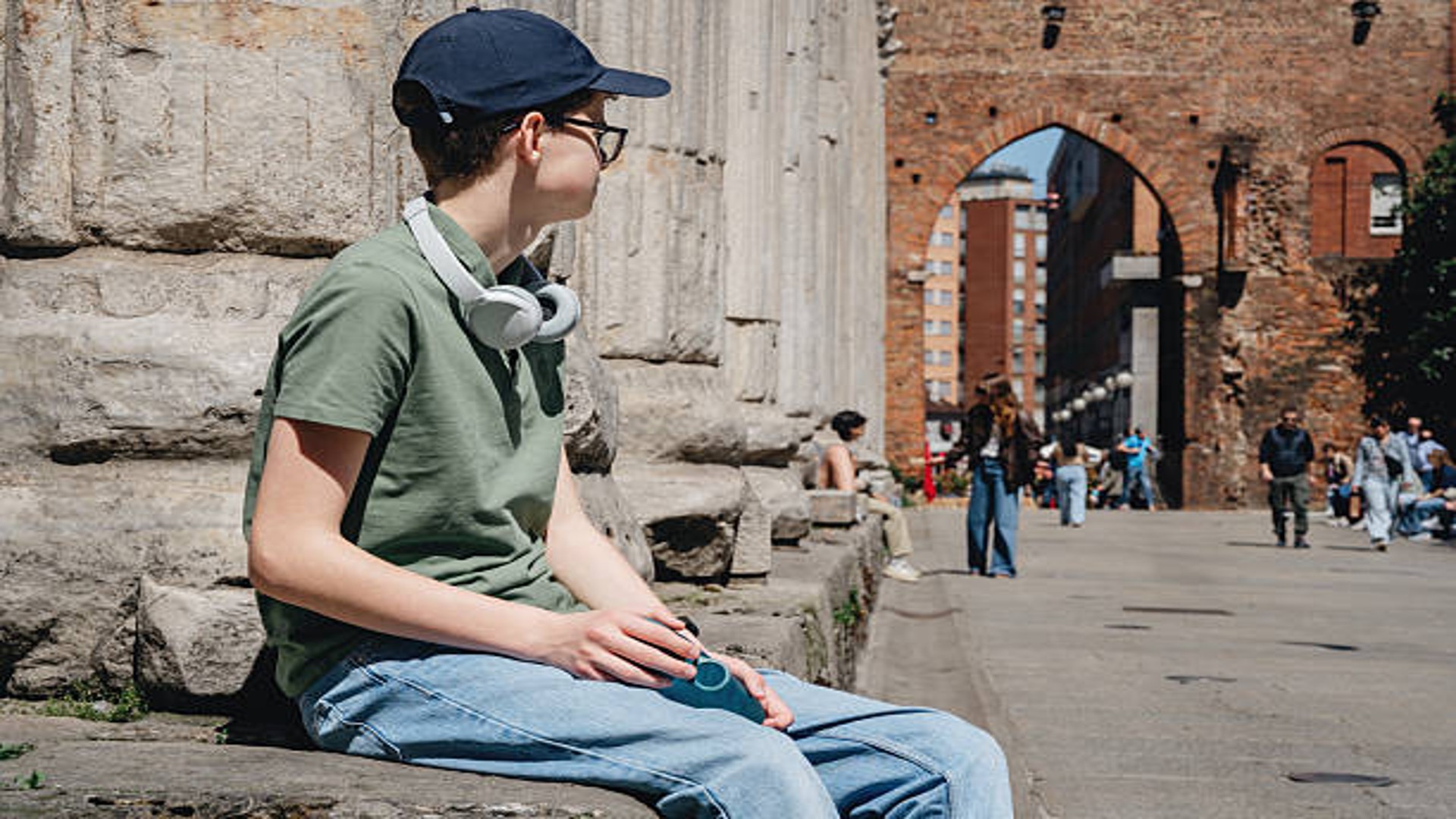 Sorprese di Natale smart: cuffie wireless con cancellazione del rumore e speaker robusti per ogni avventura