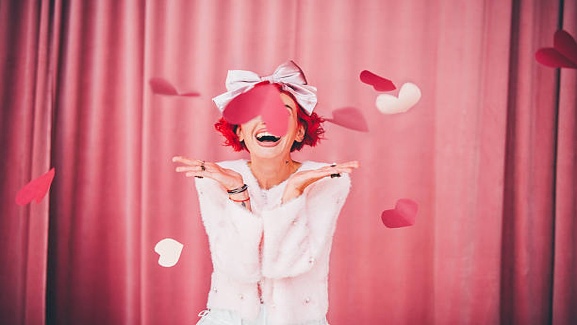 Regali innovativi e romantici: coccole in Bubble Room e lampade personalizzate fatte su misura