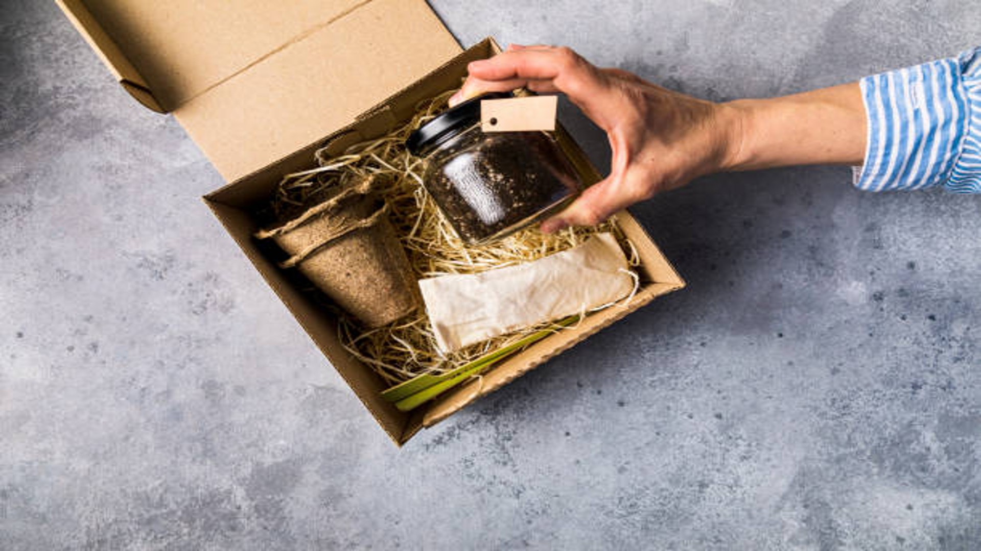 Regali perfetti per sorprendere chi ami con esperienze gastronomiche, relax e gadget innovativi