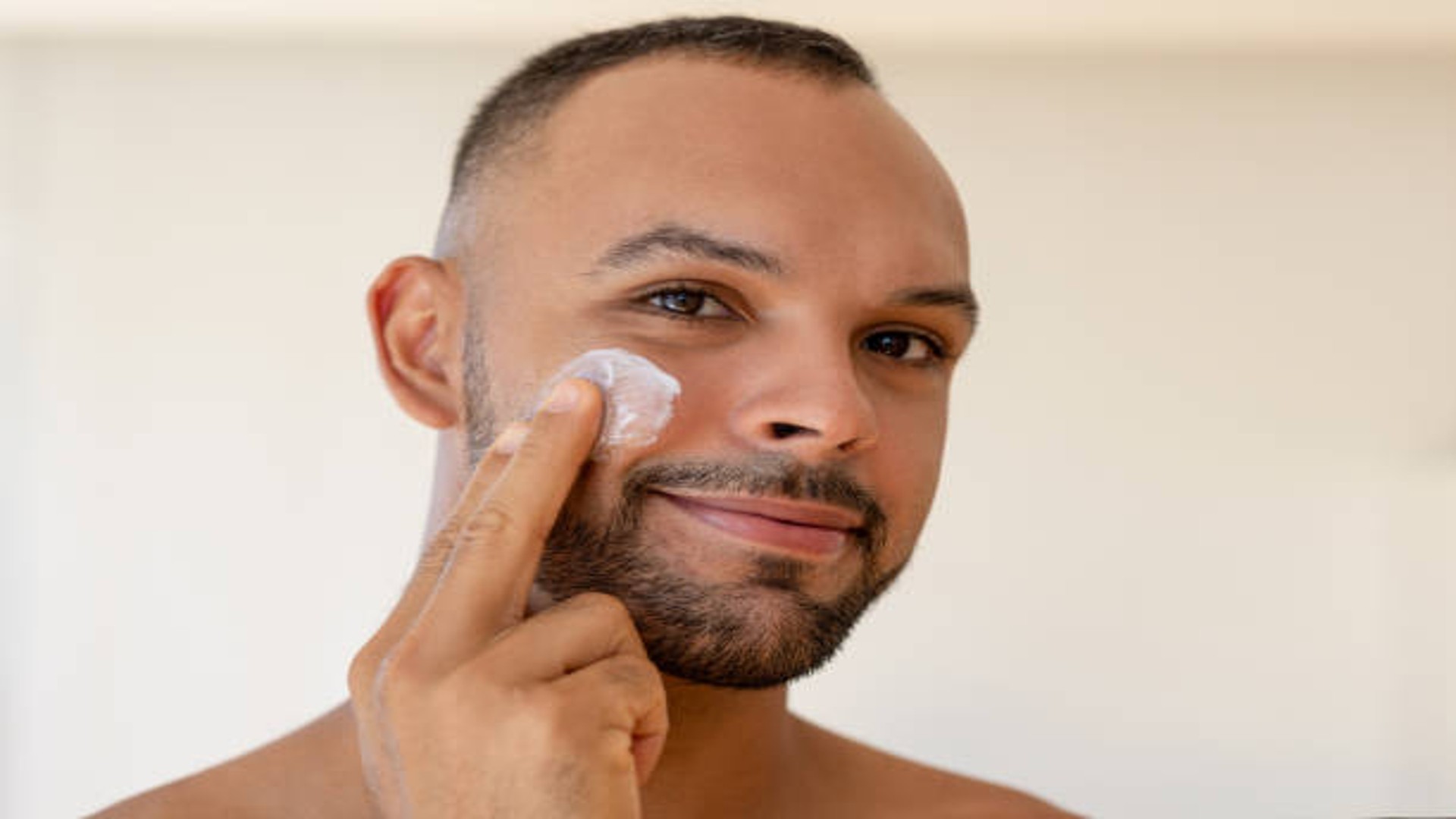 Idee regalo uomo: set di cura della pelle e benessere completo