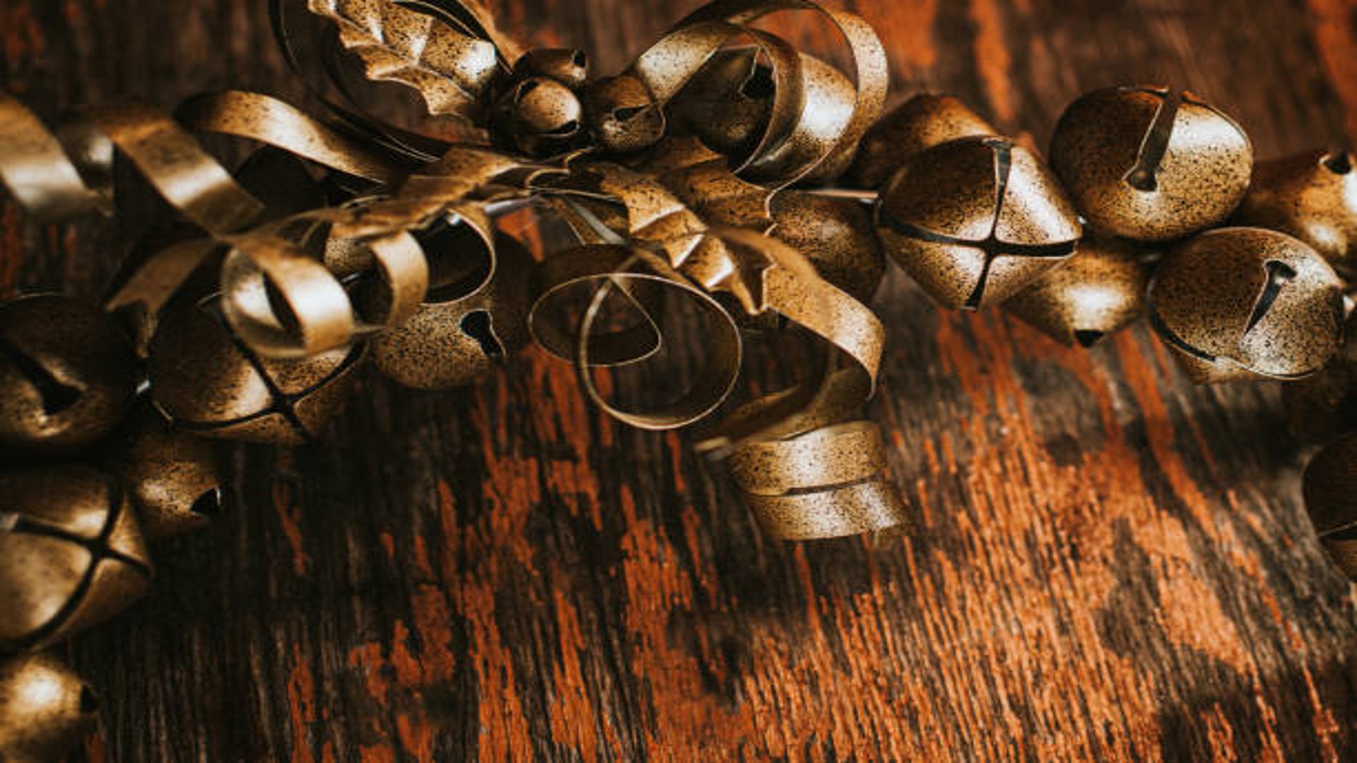 Trasforma i tuoi eventi con supporti in metallo e decorazioni natalizie di design esclusivo